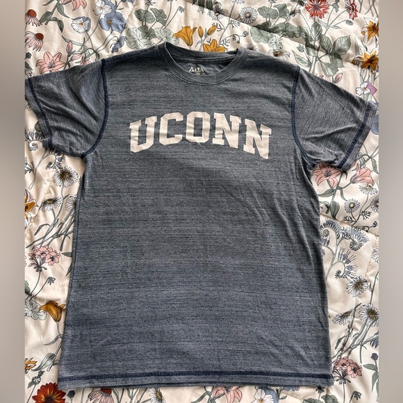 Alta Gracia Other - UConn Huskies Graphic Tee – Alta Gracia Fair Trade – Gray – Size M